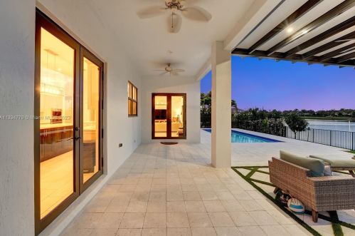 8297 28th St, Hollywood FL  33024-3187 exterior