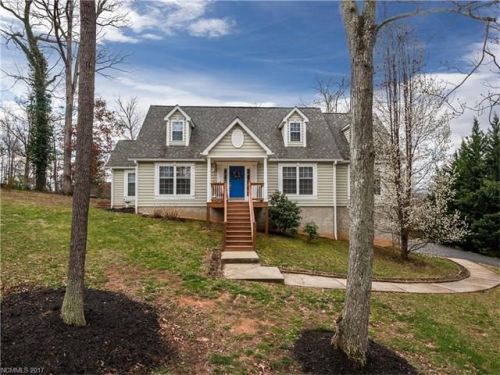 5 Whispering Oaks Dr, Biltmore Lake, NC 28715-8429