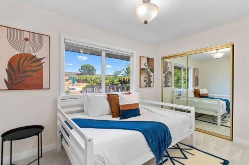 1322 Hamilton Ln, Escondido CA  92029-4316 exterior