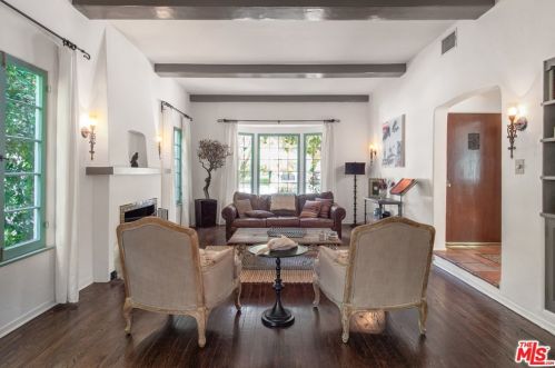 2621 Glenoaks Blvd, Glendale CA  91206-3108 exterior