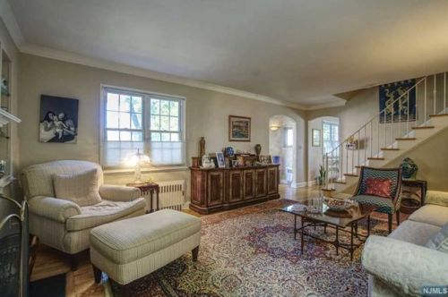 1140 Kensington Rd, Teaneck NJ  07666-2758 exterior