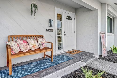 3801 10th Ave, Cape Coral, FL 33904-5218