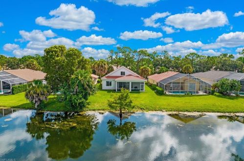 7579 Berkshire Pines Dr, Naples FL  34104-9445 exterior