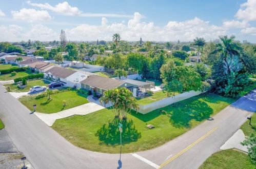 5348 17th Ave, Naples, FL 34116-5611