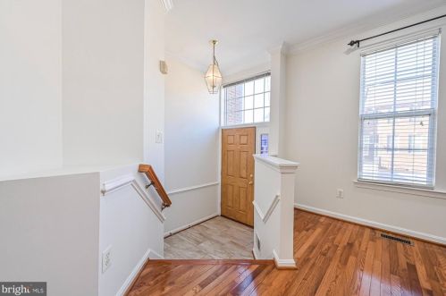 2617 Logan Wood Dr, Herndon VA 20171-4367 exterior