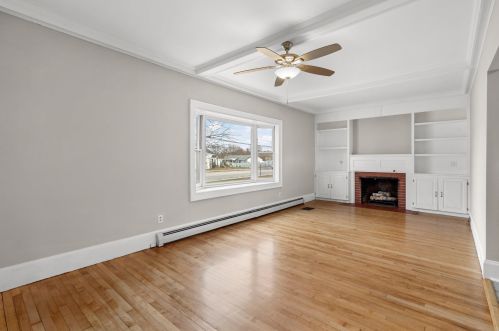 640 Mast Rd, Goffstown NH  03045 exterior