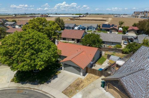 8690 Onyx Ct, Hilmar, CA 95324-9001
