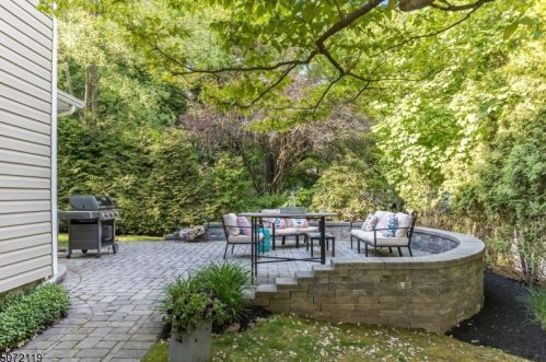 7 Potter Ct, Montclair NJ  07043-1514 exterior