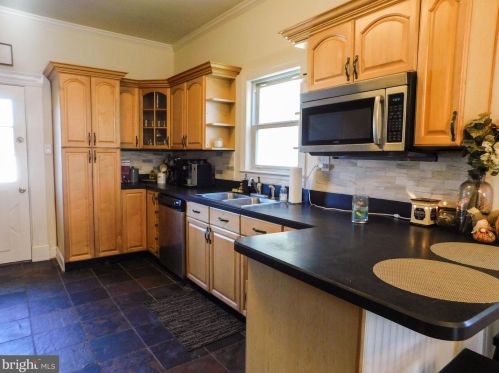 21 3rd St, Souderton PA  18964-1113 exterior