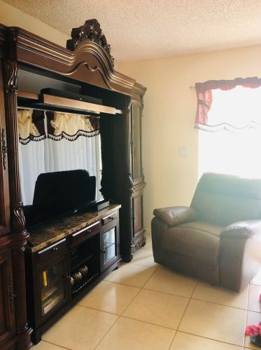 1790 Abbey Rd, West Palm Beach, FL 33415-9337