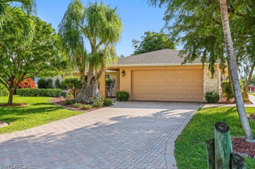 2933 20th Ave, Cape Coral, FL 33904-4076