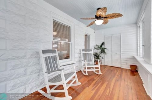 320 4 Ave, Delray Beach FL  33444-2717 exterior