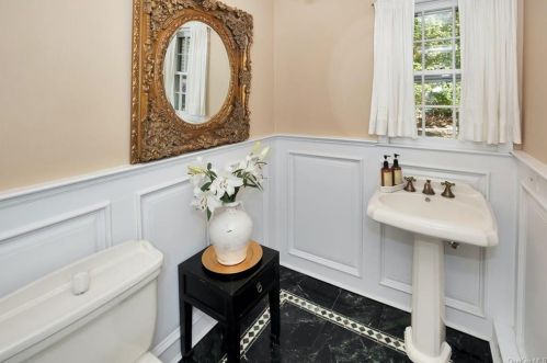 124 Quinn Rd, Briarcliff NY  10510-2133 exterior