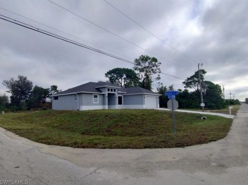 2818 33rd St, Lehigh Acres, FL 33971-6738