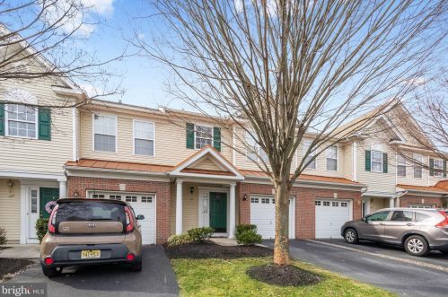 325 Lisa Way, Riverton, NJ 08077-1549