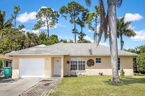 5305 Warren St, Naples, FL 34113-8779