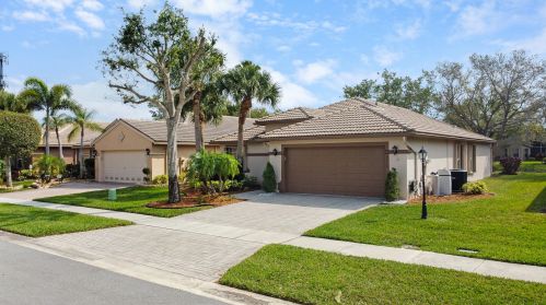 8211 Duomo Cir, Boynton Beach, FL 33472-7132