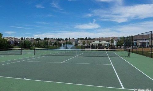 274 Andrew Dr, Mount Sinai NY  11766-3512 exterior