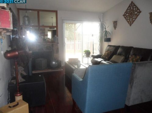 24 Virgil Ct, West Pittsburg, CA 94565-1562