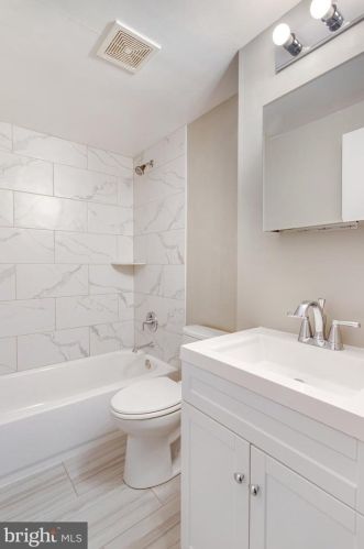 5483 Rector Dr, Woodbridge VA  22193-3703 exterior
