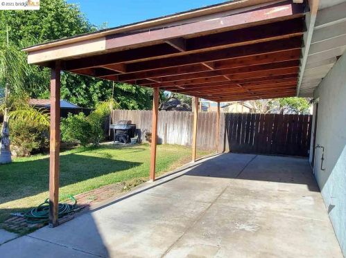 214 Ruby St, Oakley CA  94561-2197 exterior