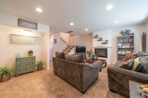 1910 Palmyra Ave, Orange, CA 92866-2548