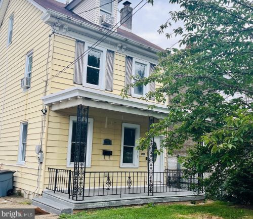 8028 Jackson St, Philadelphia, PA 19136-2747