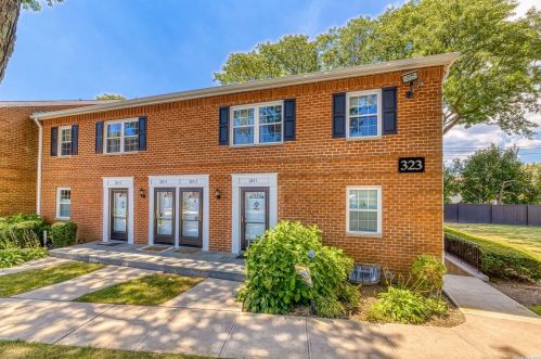 323 Hicksville Rd, Bethpage, NY 11714-3464