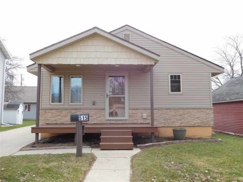 515 4th Ave, Cresco, IA 52136-1427