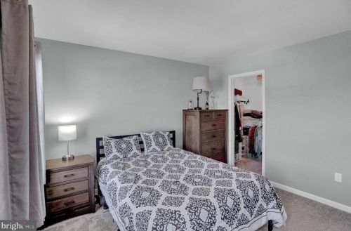 15 Waverly Ln, Carlisle PA  17015-7119 exterior