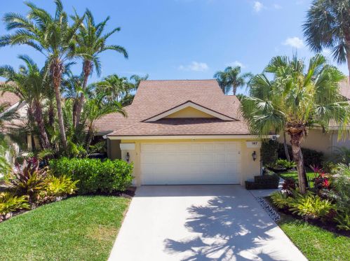 147 Sand Pine Dr, Jupiter, FL 33477-9677