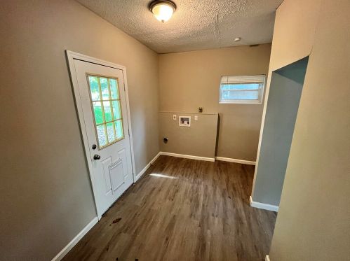 24 Beverly Pl, Florence KY  41042-1702 exterior