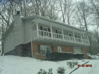 165 Evergreen Dr, Franklin, PA 16323-1918