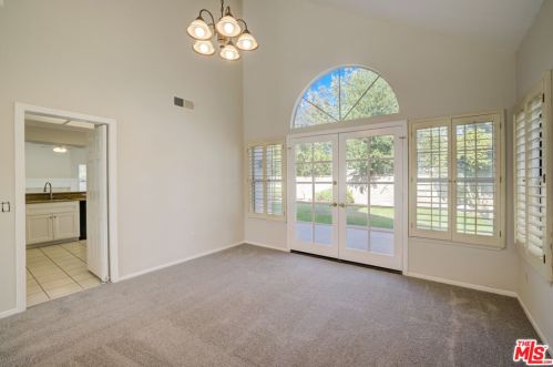 26520 Mistletoe Ct, Santa Clarita CA  91355-3525 exterior