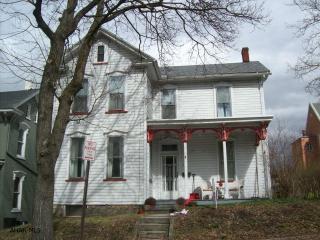 514 Penn St, Hollidaysburg, PA 16648-1546