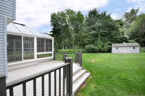 156 Carriage Way, Windsor CT 06095-2008 exterior