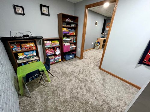 614 Hunter Oaks Blvd, Watertown WI  53094-7730 exterior