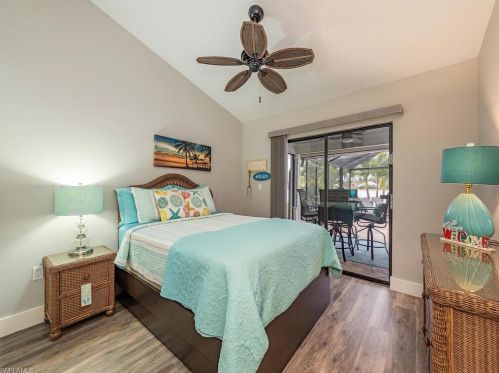 18013 Royal Tree Pkwy, Naples FL  34114-8941 exterior