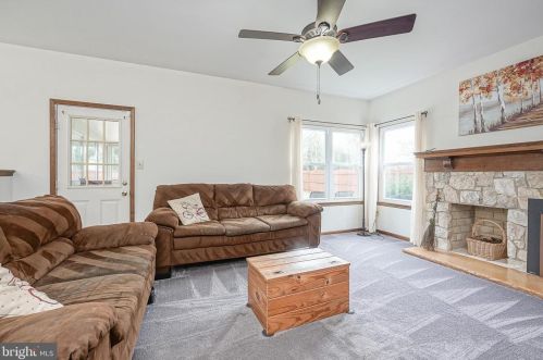 5 Stonegate Ct, Blenheim NJ  08012-5356 exterior