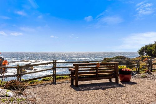 14240 Headlands Point Way, Mendocino CA  95460-9612 exterior