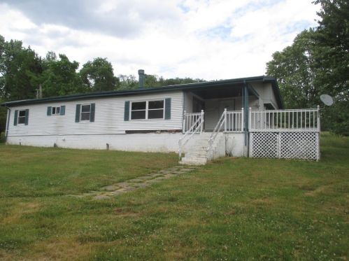 88 Kusch Rd, Scenery Hill, PA 15360-1013