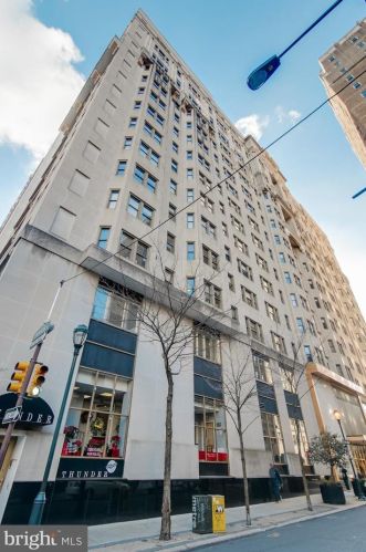 135 19th St, Philadelphia PA  19103-0011 exterior