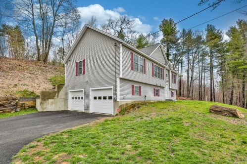 18 Pillsbury Rd, Londonderry NH  03053-2925 exterior