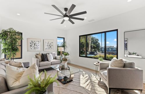 1855 Frankfort St, San Diego CA  92110-3514 exterior