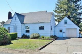 1090 9th St, Lebanon, OR 97355-1710