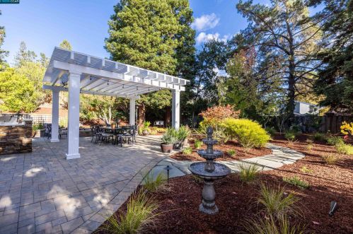 300 Camaritas Way, Danville CA  94526-5439 exterior