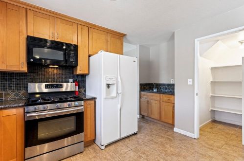 1026 Acaciawood Ct, Los Banos CA  93635-2937 exterior