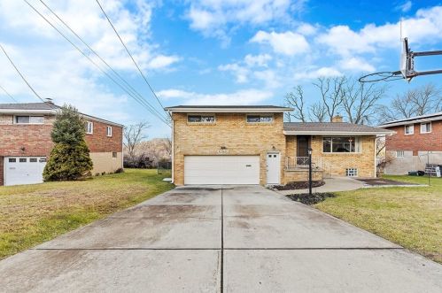 564 Torwood Ln, Pittsburgh, PA 15236-4258