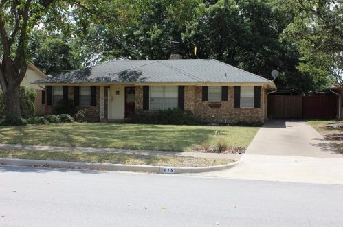 615 Devonshire Dr, Richardson TX  75080-6116 exterior