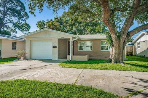 1886 New Hampshire Ave, Saint Petersburg, FL 33703-3350